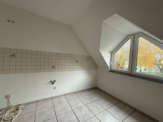 Maisonette zur Miete 990 € 2,5 Zimmer 82 m² Geschoss 2/3 frei ab sofort Herbrüggenstr. 223 Schönebeck Essen 45359