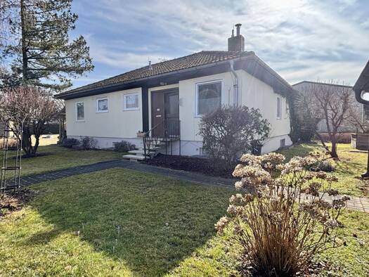 Bungalow zum Kauf 339.000 € 4 Zimmer 111 m² 633 m² Grundstück Rettenbach Deggendorf 94469