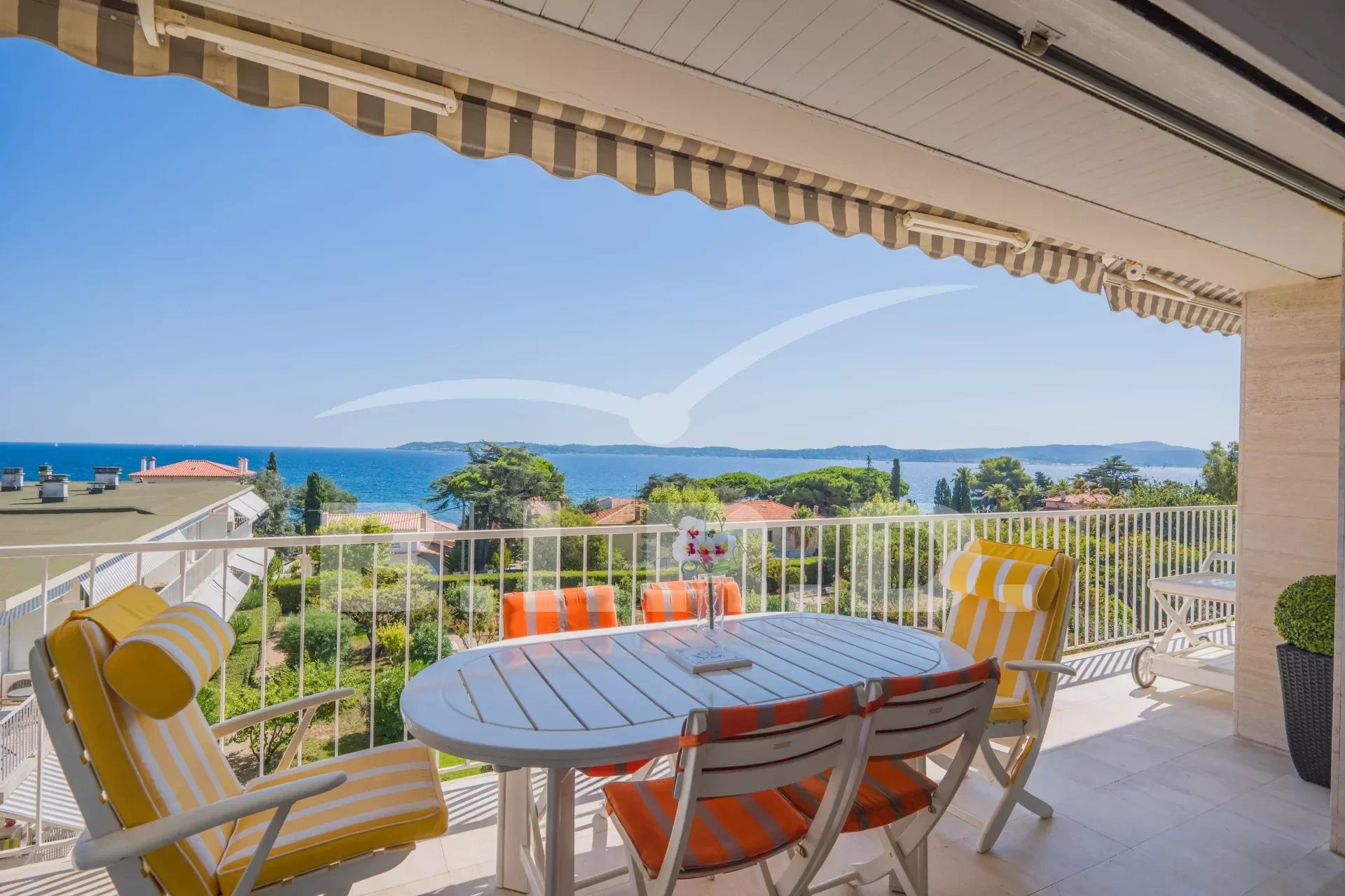 Apartment zur Miete provisionsfrei 7.000 € 3 Zimmer 83 m²<br/>Wohnfläche 2.<br/>Geschoss Nartelle-Noyer-Bellevue-bd des Sardinaux Sainte-Maxime 83120