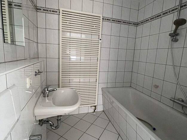 Studio zur Miete 265 € 1 Zimmer 37,9 m² 1. Geschoss frei ab sofort Hafenstraße 36 Saaleaue Halle (Saale) 06108