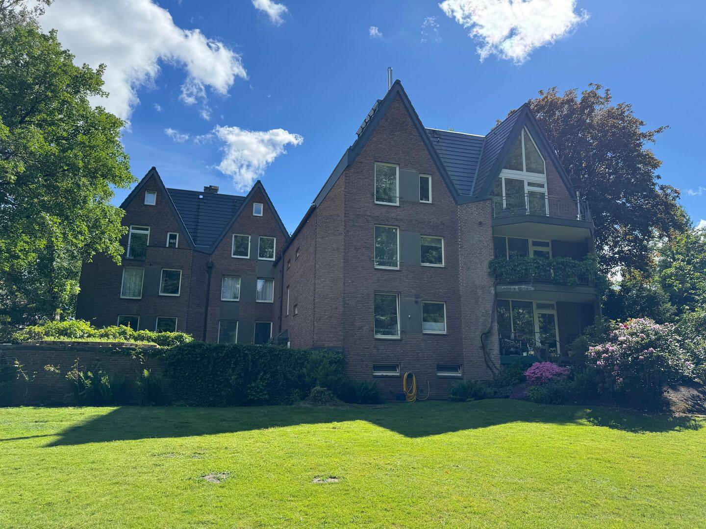 Property thumbnail 2