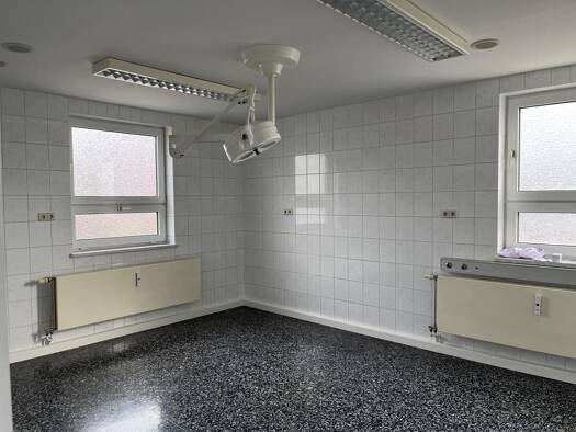 Praxis zur Miete provisionsfrei 1.994 € 6 Zimmer 200 m² Bürofläche teilbar ab 200 m² Bischofswerda Bischofswerda 01877