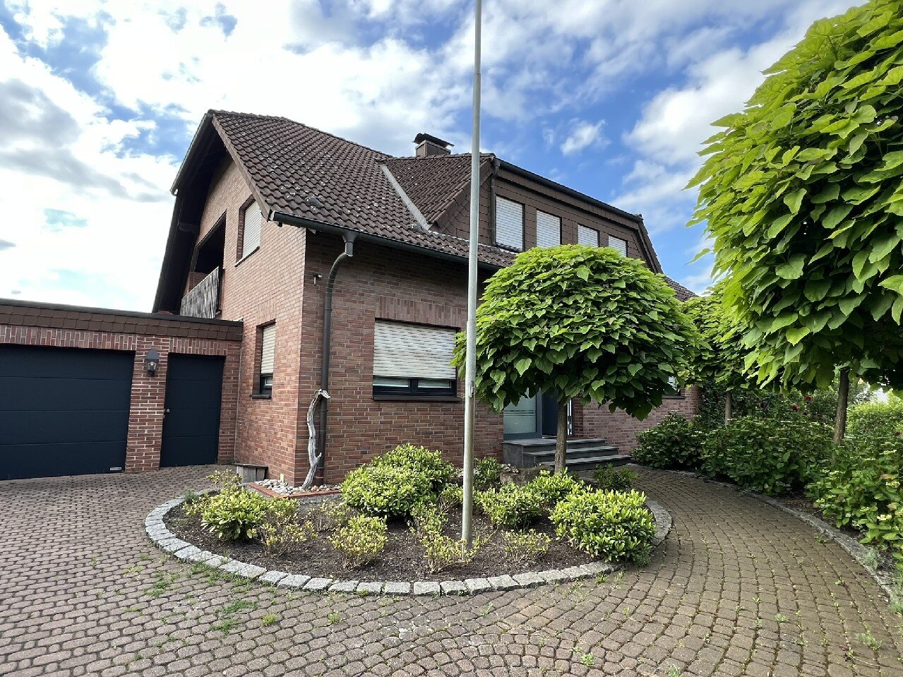 Einfamilienhaus zum Kauf 570.000 € 9 Zimmer 247 m²<br/>Wohnfläche 1.162 m²<br/>Grundstück Holtum Werl 59457