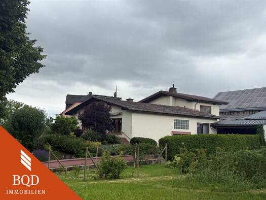 Einfamilienhaus zum Kauf 298.000 € 10 Zimmer 256 m² 685 m² Grundstück Berg 56357