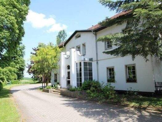 Hotel zum Kauf 10 Zimmer 300 m² Gastrofläche 7.798 m² Grundstück Ernsee Gera 07548