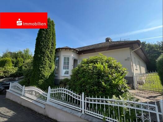 Bungalow zum Kauf 295.000 € 4 Zimmer 120 m² 1.326 m² Grundstück frei ab sofort Wissenbach Eschenburg 35713