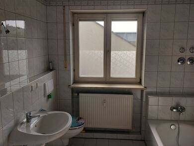 Wohnung zur Miete 900 € 3 Zimmer 88 m² Geschoss 2/3 frei ab sofort Mühldorfer Straße 6 Winhöring Winhöring 84543