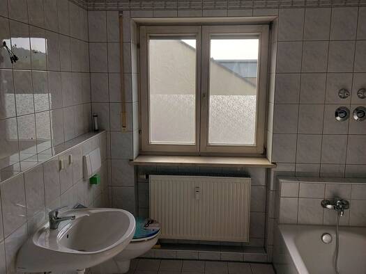 Wohnung zur Miete 900 € 3 Zimmer 88 m² Geschoss 2/3 frei ab sofort Mühldorfer Straße 6 Winhöring Winhöring 84543