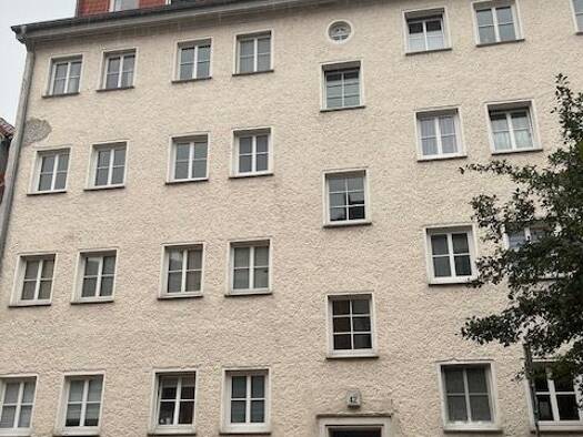 Wohnung zur Miete 672 € 2 Zimmer 48 m² 2. Geschoss frei ab sofort Burgwall Stadtmitte Mitte 18055