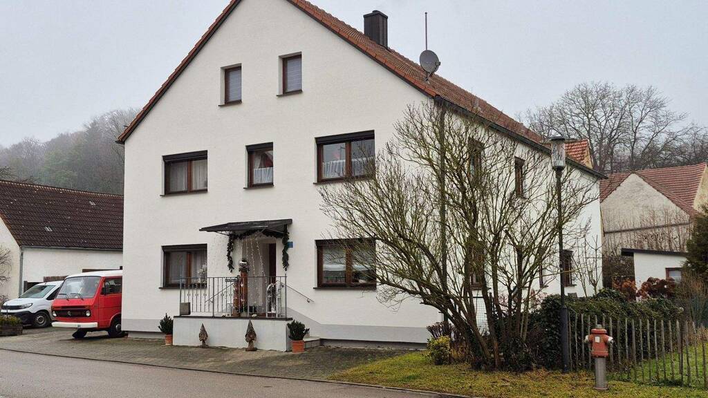 Einfamilienhaus zur Miete 810 € 4 Zimmer 125 m² frei ab 01.06.2026 Bachstraße 7 Unterpindhart Geisenfeld 85290
