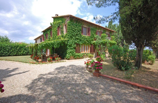 Bauernhaus zum Kauf 1.500.000 € 10 Zimmer 450 m²<br/>Wohnfläche 10.000 m²<br/>Grundstück ab sofort<br/>Verfügbarkeit San Gimignano 53037