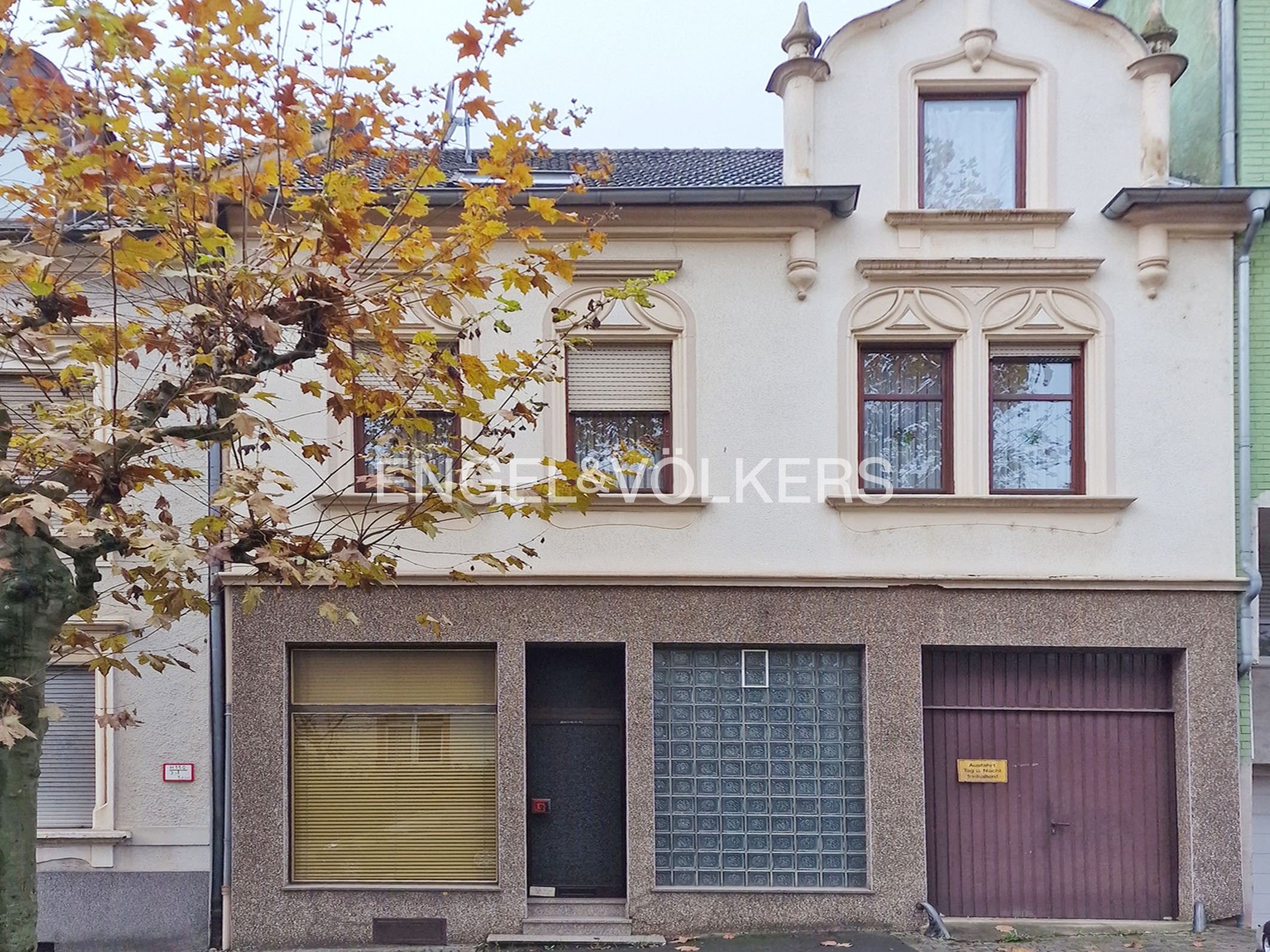 Reihenmittelhaus zum Kauf 175.000 € 9 Zimmer 158 m²<br/>Wohnfläche 645 m²<br/>Grundstück Stadtmitte Völklingen 66333