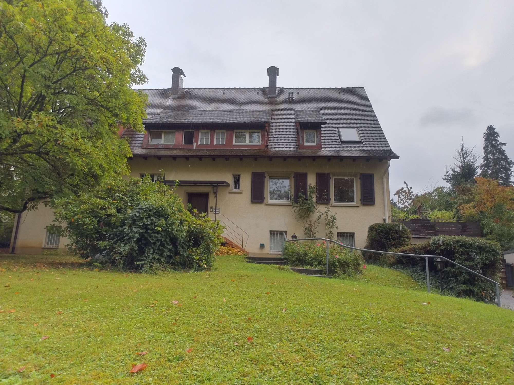 Mehrfamilienhaus zum Kauf 495.000 € 10 Zimmer 235,2 m²<br/>Wohnfläche 1.269 m²<br/>Grundstück Herdern - Nord Freiburg im Breisgau 79104