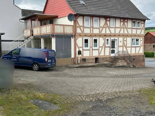 Mehrfamilienhaus zum Kauf als Kapitalanlage geeignet 649.000 € 8 Zimmer 330 m² 2.594 m² Grundstück Angersbach Wartenberg 36367