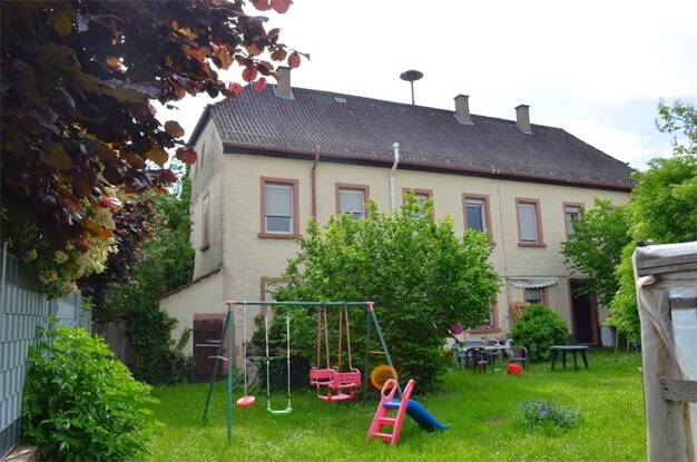 Mehrfamilienhaus zum Kauf 8 Zimmer 248 m² 3.107 m² Grundstück Dirmstein 67246