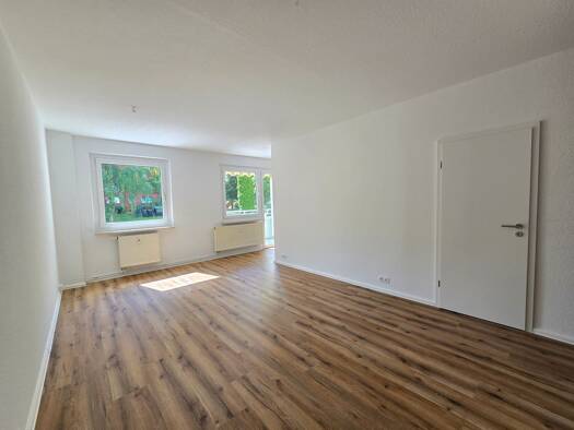 Wohnung zur Miete 400 € 3 Zimmer 69 m² Geschoss 1/5 frei ab sofort Markersdorf Markersdorf 09122