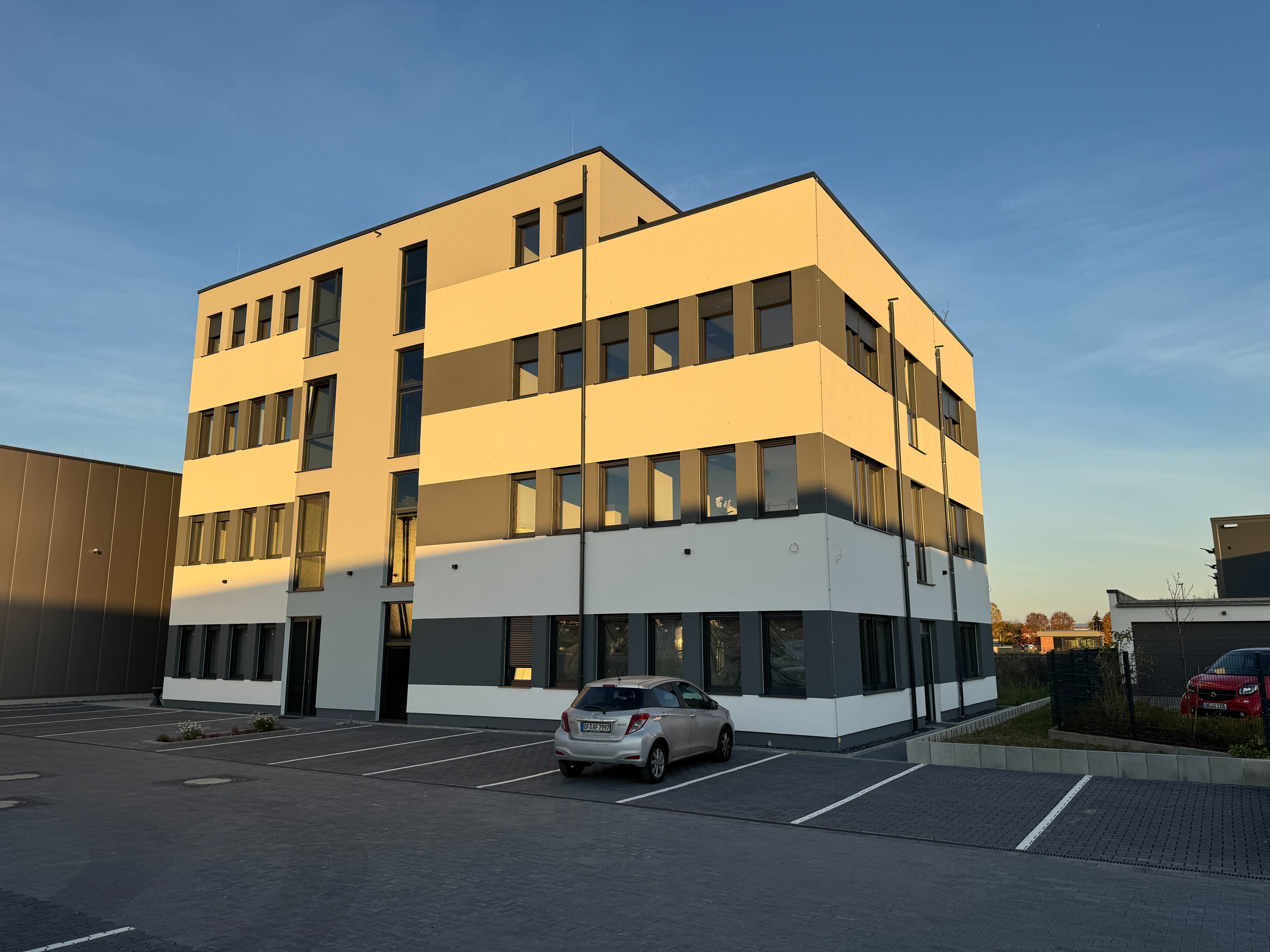 Bürogebäude zur Miete 11 € 147,8 m²<br/>Bürofläche Weiskirchen Rodgau 63110