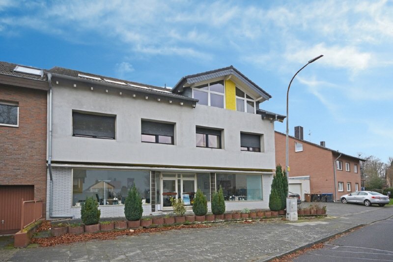 Mehrfamilienhaus zum Kauf 795.000 € 10 Zimmer 333 m²<br/>Wohnfläche 757 m²<br/>Grundstück Badorf Brühl 50321