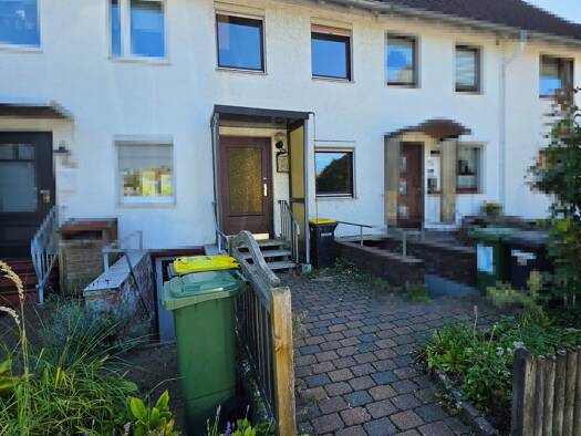 Reihenmittelhaus zum Kauf 150.000 € 4 Zimmer 61,4 m² 103 m² Grundstück frei ab sofort Hildesheimer Straße 104 Sarstedt Sarstedt 31157