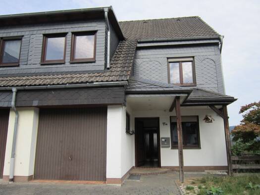 Doppelhaushälfte zum Kauf 190.000 € 1 Zimmer 170 m² 330 m² Grundstück frei ab sofort Bad Berleburg Bad Berleburg 57319