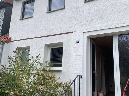 Reihenmittelhaus zum Kauf 259.000 € 6 Zimmer 129 m² 204 m² Grundstück frei ab sofort Sarstedt 31157