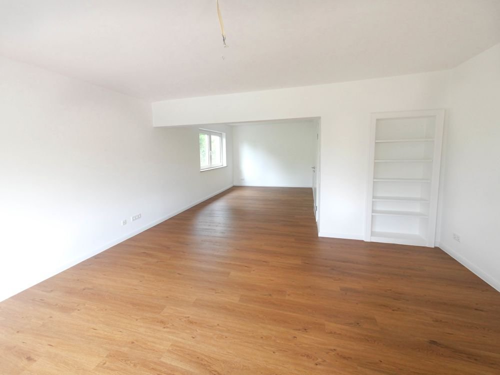 Wohnung zur Miete 1.590 € 4 Zimmer 106 m²<br/>Wohnfläche Gerbrunn 97218