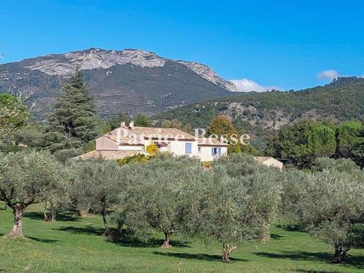 Reihenmittelhaus zum Kauf 965.000 € 12 Zimmer 311 m² 13.000 m² Grundstück Sisteron 04200