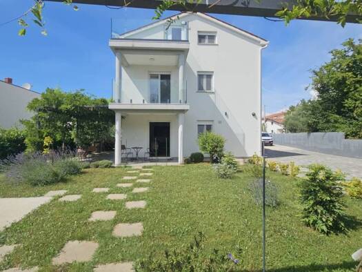 Wohnung zum Kauf 450.000 € 3 Zimmer 136 m² Varvari
