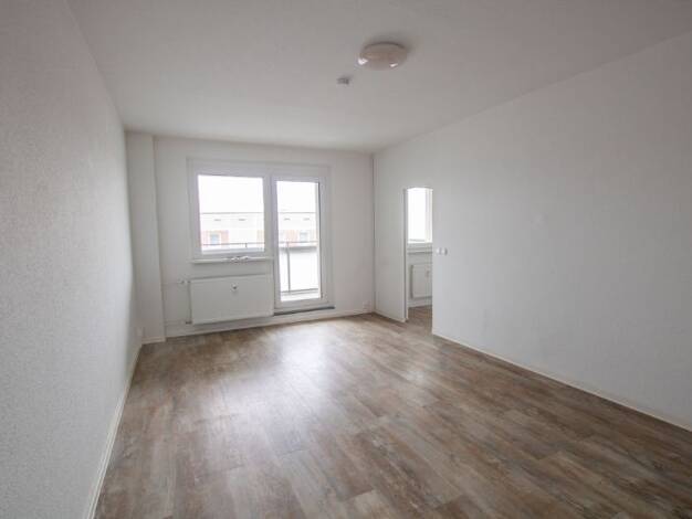 Wohnung zur Miete 315 € 1 Zimmer 35,8 m² 5. Geschoss Uranusstraße 38 Trotha Nord 06118