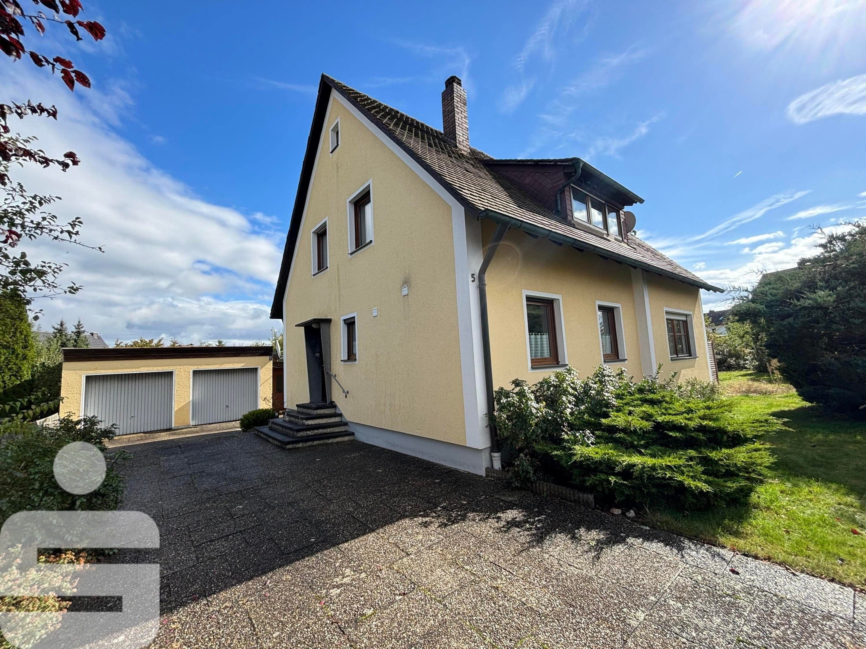 Mehrfamilienhaus zum Kauf 257.000 € 7 Zimmer 150 m²<br/>Wohnfläche 950 m²<br/>Grundstück Unterköblitz Wernberg-Köblitz 92533