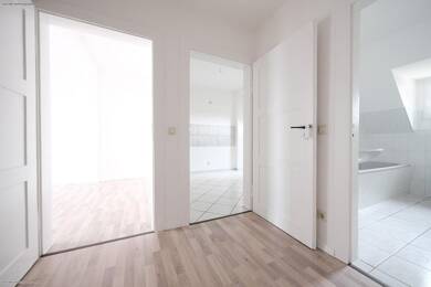 Wohnung zur Miete 285 € 2 Zimmer 52,3 m² Dachgeschoss Crossen Zwickau / OT Pölbitz 08058