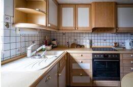 Immobilie in Gailingen am Hochrhein - Wohnhaus mit Charme, Nebengebäude und Platz für Individuelle Konzepte in Gailingen a.H. - Bild 1