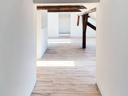 Wohnung zur Miete 980 € 2,5 Zimmer 87 m² Geschoss 2/3 frei ab sofort Hundisburger Straße 18 Haldensleben 39340