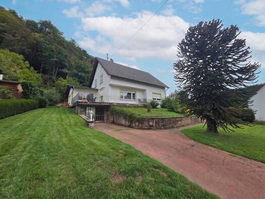 Einfamilienhaus zum Kauf 324.900 € 7 Zimmer 155 m² 1.790 m² Grundstück Zum Wasserfeld 4 Haustadt Beckingen 66701