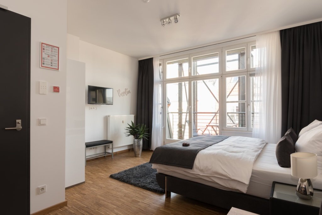 Wohnung zur Miete Wohnen auf Zeit 1.590 € 1 Zimmer 29 m²<br/>Wohnfläche 31.01.2025<br/>Verfügbarkeit Brunnen Straße Mitte Berlin 10119