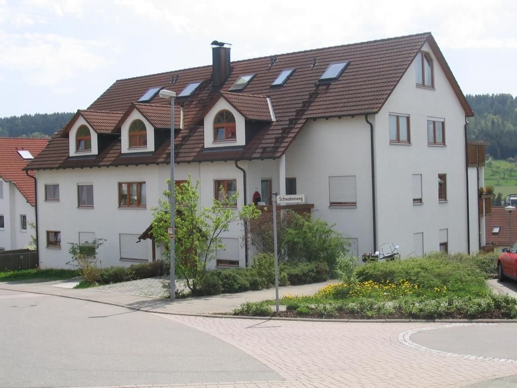 Wohnung zur Miete 950 € 3,5 Zimmer 97,6 m²<br/>Wohnfläche EG<br/>Geschoss 01.12.2024<br/>Verfügbarkeit Römerstr. 17 Gültlingen Wildberg-Gültlingen 72218