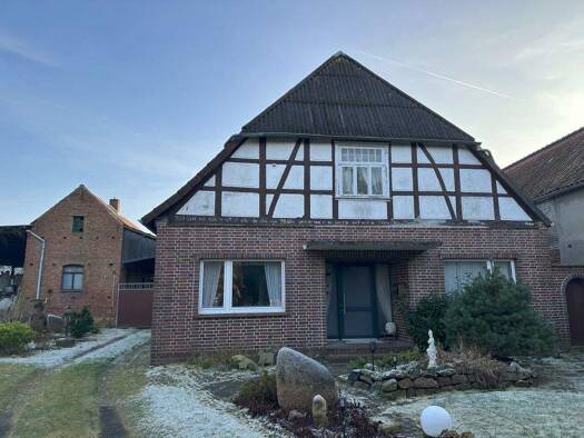 Haus zum Kauf 129.000 € 7 Zimmer 150 m² 2.746 m² Grundstück frei ab sofort Dorfstraße 16 Radenbeck Wittingen 29378