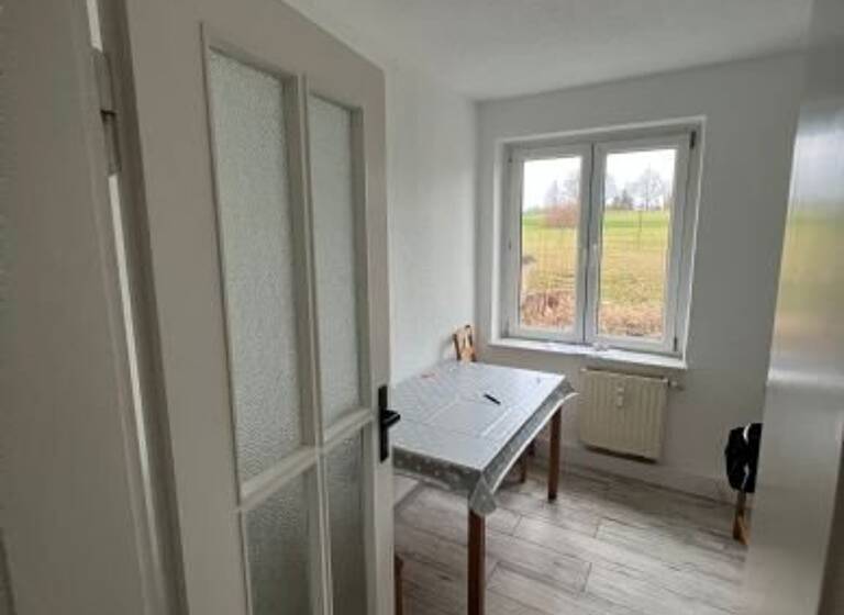 Wohnung zur Miete 220 € 2 Zimmer 45 m²<br/>Wohnfläche EG<br/>Geschoss ab sofort<br/>Verfügbarkeit Karl-Liebknecht-Str. 2-12 Hirschfelde Zittau 02788