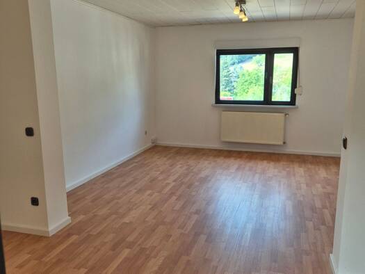 Wohnung zur Miete 550 € 2 Zimmer 58 m² Geschoss 1/2 frei ab sofort Oberwürzbach Sankt Ingbert 66386