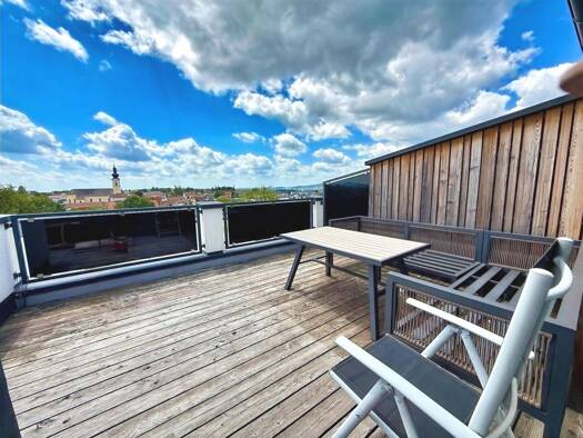 Penthouse zum Kauf 209.000 € 2 Zimmer 59,3 m² frei ab sofort Neukirchen Neukirchen vorm Wald 94154