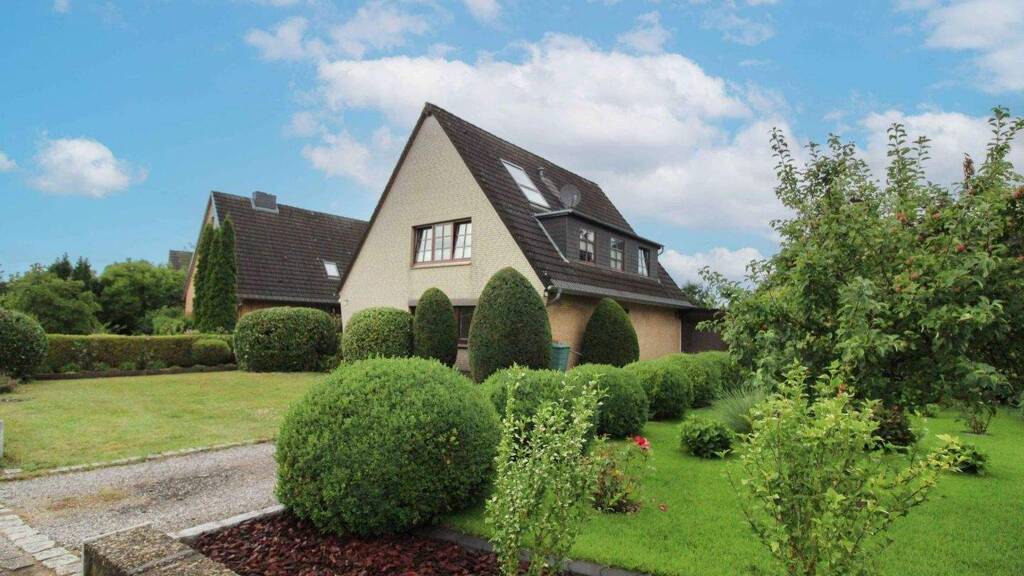 Sonstiges zum Kauf als Kapitalanlage geeignet 155.000 € 3 Zimmer 84,2 m² Breitenburg 25524