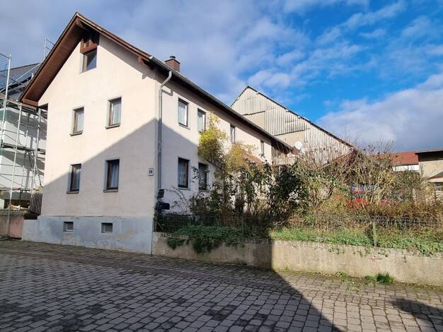 Einfamilienhaus zum Kauf 195.000 € 8 Zimmer 179,1 m² 239 m² Grundstück Eschbach Usingen / Eschbach 61250