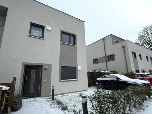 Reihenhaus zur Miete 2.300 € 5 Zimmer 146 m² 217 m² Grundstück frei ab 01.09.2026 Cotta Ortsamtsbereich Cotta 01157