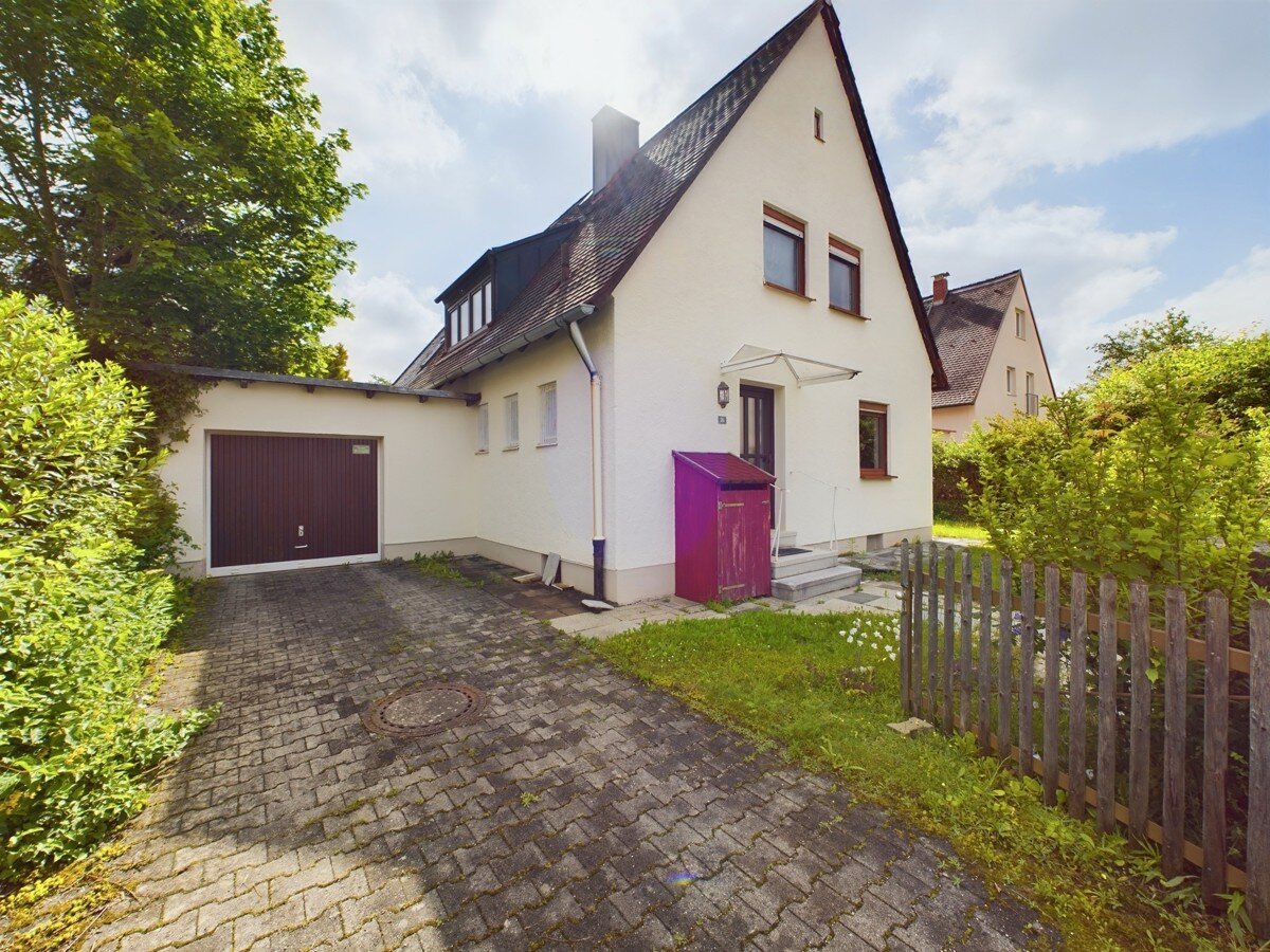 Einfamilienhaus zum Kauf 6 Zimmer 188 m²<br/>Wohnfläche 758 m²<br/>Grundstück Aubing-Süd München 81243