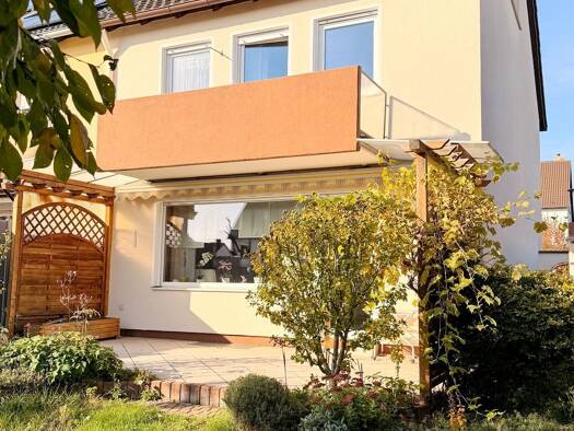 Reihenhaus zum Kauf 539.000 € 6 Zimmer 145 m² 272 m² Grundstück Amperestraße 8 Zirndorf Zirndorf 90513