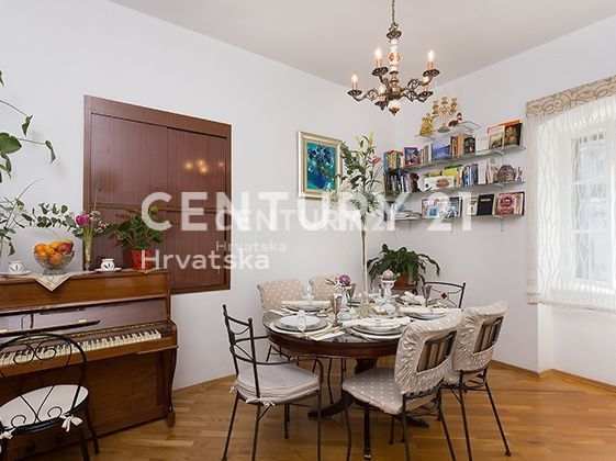 Wohnung zum Kauf 535.000 € 4 Zimmer 107 m²<br/>Wohnfläche 1.<br/>Geschoss Grad 21000