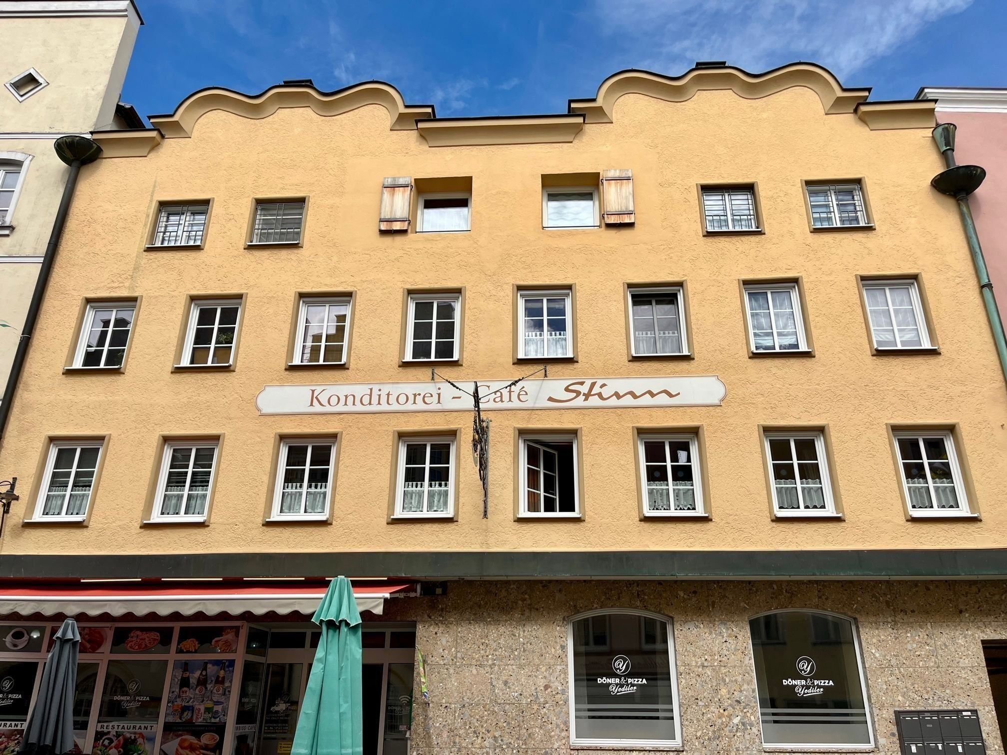 Wohn- und Geschäftshaus zum Kauf als Kapitalanlage geeignet 1.550.000 € 802 m²<br/>Fläche 763 m²<br/>Grundstück Hauptstr. 27 Trostberg Trostberg 83308