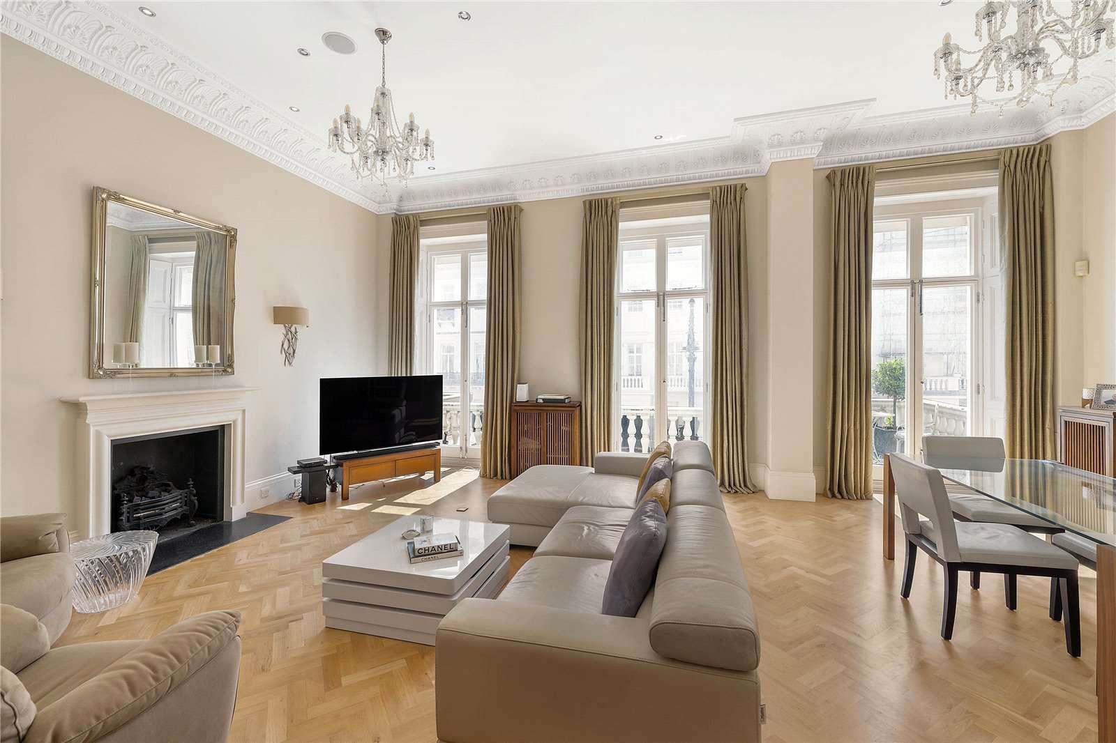 Wohnung zum Kauf provisionsfrei 5.235.425 € 3 Zimmer 139,5 m²<br/>Wohnfläche EATON PLACE 51 City of Westminster SW1X 8DE