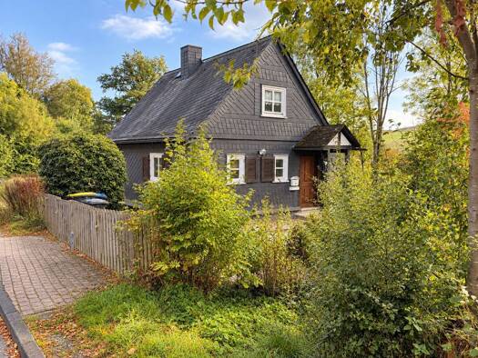 Einfamilienhaus zum Kauf 145.000 € 4 Zimmer 60 m² 520 m² Grundstück Schwarzenau Bad Berleburg 57319
