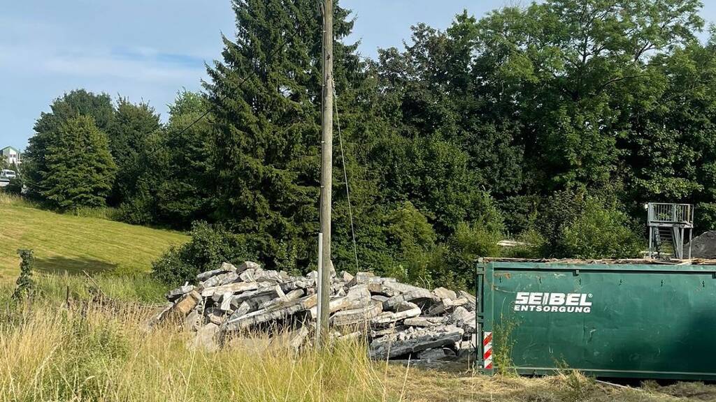 Grundstück zum Kauf 265.000 € 2.800 m² Grundstück Baugenehmigung vorhanden Grafweg Radevormwald 42477